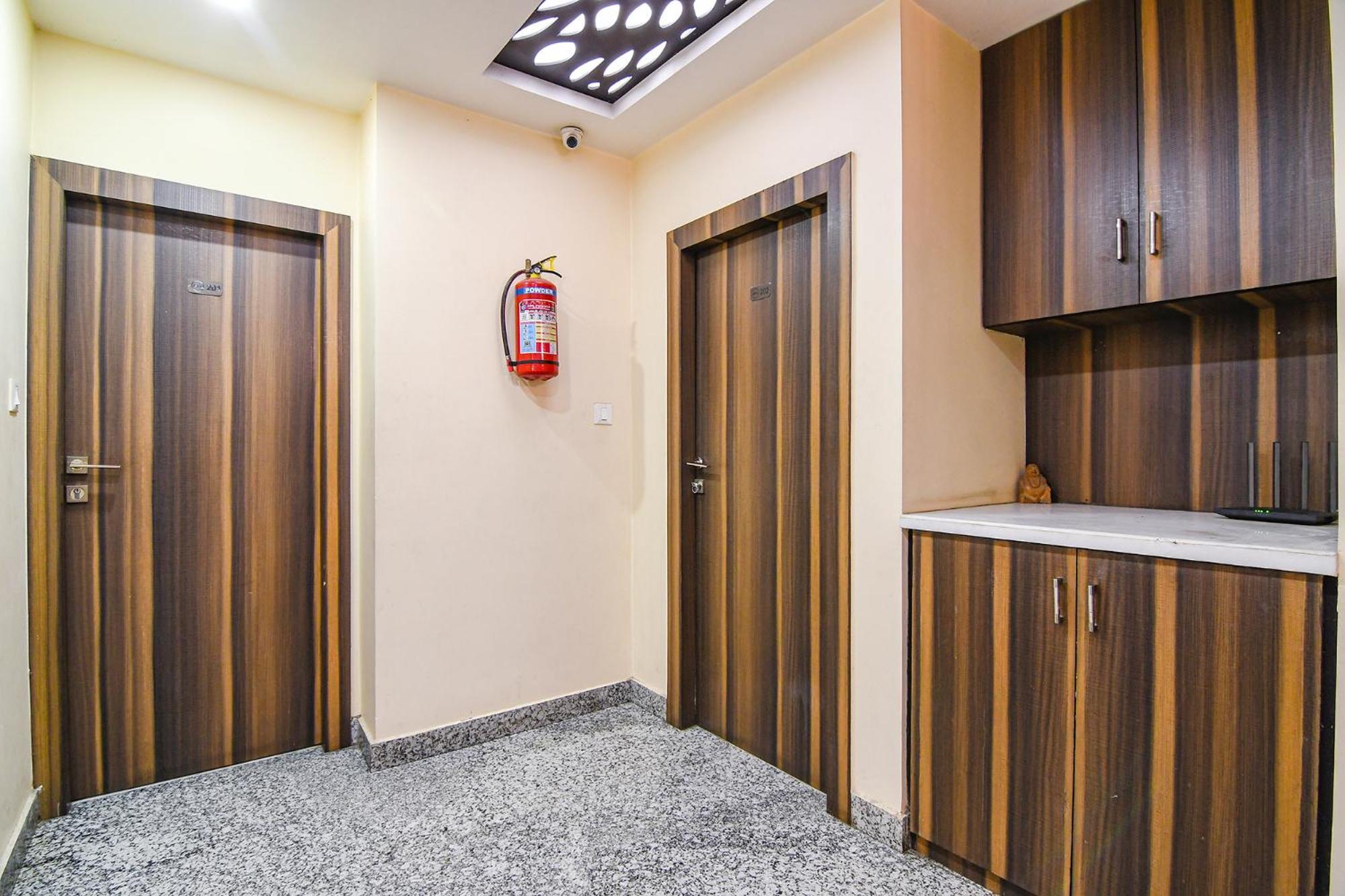 Fabexpress Scholer Motel Calcutta Exterior foto